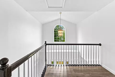 Entry Way - 21 Forestview Dr, Fairhaven, MA 02719 photo 4 of 6