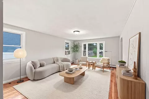 Living - 46 Kay St, Springfield, MA 01109 photo 1 of 4