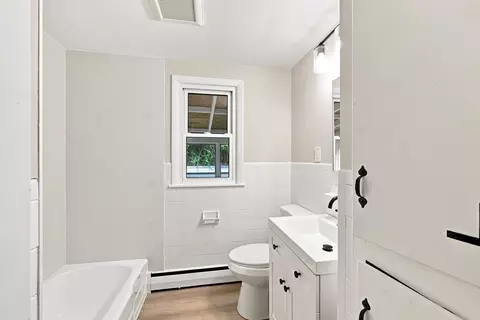 Bath - 46 Kay St, Springfield, MA 01109 photo 1 of 4