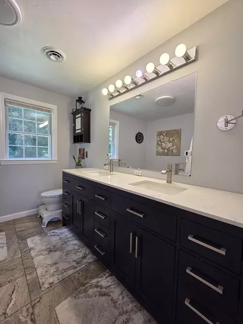 Bath - 29 Cushing Rd, Webster, MA 01570 photo 2 of 3
