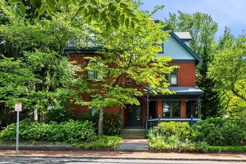 140 Upland Rd, Cambridge, MA 02140