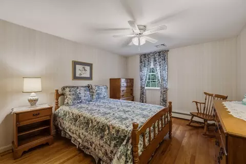 Bedroom - 71 Cedar Rd, Longmeadow, MA 01106 photo 3 of 4