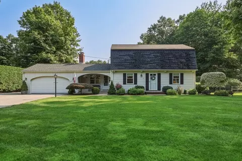 Exterior - 71 Cedar Rd, Longmeadow, MA 01106 photo 1 of 9