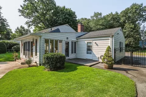 Exterior - 71 Cedar Rd, Longmeadow, MA 01106 photo 2 of 9