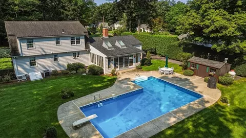 Exterior - 71 Cedar Rd, Longmeadow, MA 01106 photo 6 of 9