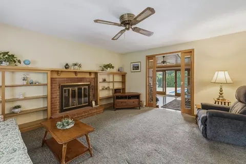 Living - 71 Cedar Rd, Longmeadow, MA 01106 photo 2 of 4
