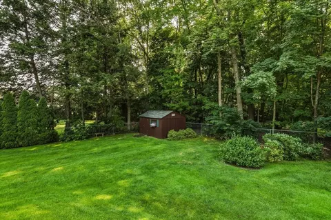 Exterior - 71 Cedar Rd, Longmeadow, MA 01106 photo 3 of 9
