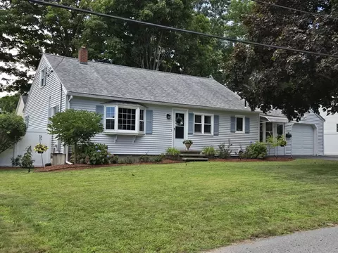 14 Ridgewood Cir, Lawrence, MA 01843