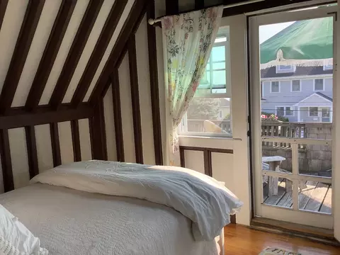 Bedroom - 11 Bluff Rd, Hull, MA 02045 photo 3 of 5