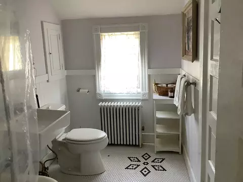 Bath - 11 Bluff Rd, Hull, MA 02045 photo 5 of 6