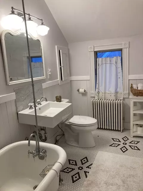 Bath - 11 Bluff Rd, Hull, MA 02045 photo 6 of 6