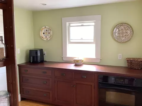 Kitchen - 11 Bluff Rd, Hull, MA 02045 photo 4 of 4