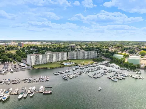 100 Cove Way #802, Quincy, MA 02169