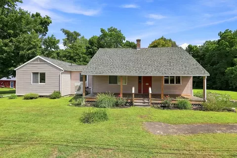 125 South St, Granby, MA 01033