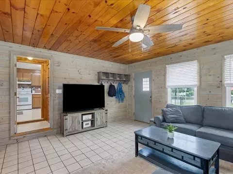 Living - 3 Michael Rd, Dracut, MA 01826 photo 4 of 6