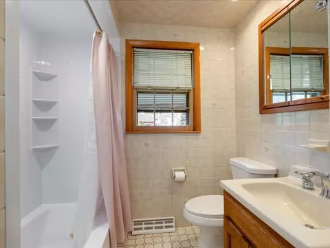 Bath - 3 Michael Rd, Dracut, MA 01826 photo 1 of 2