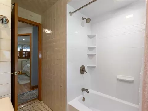 Bath - 3 Michael Rd, Dracut, MA 01826 photo 2 of 2