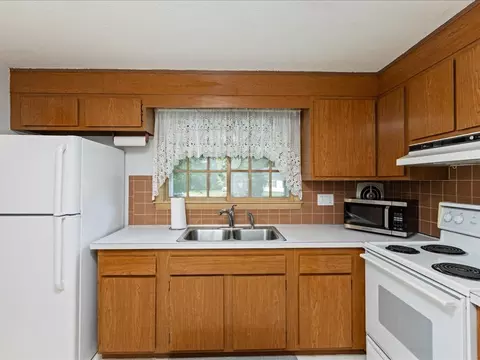 Kitchen - 3 Michael Rd, Dracut, MA 01826 photo 3 of 4