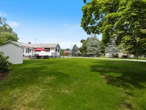 Exterior - 3 Michael Rd, Dracut, MA 01826 photo 2 of 4