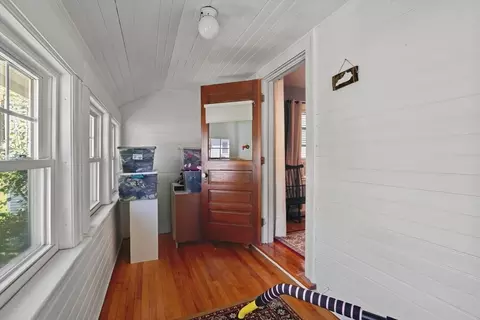 Entry Way - 1055 Pleasant, Worcester, MA 01602 photo 4 of 4