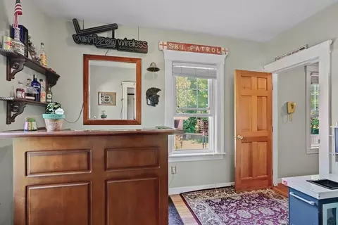 Entry Way - 1055 Pleasant, Worcester, MA 01602 photo 2 of 4