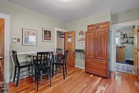 Dining - 1055 Pleasant, Worcester, MA 01602 photo 4 of 4