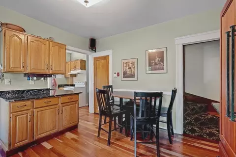 Dining - 1055 Pleasant, Worcester, MA 01602 photo 3 of 4