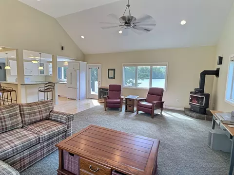 Living - 36 Bluefield Rd, Ashburnham, MA 01430 photo 5 of 6