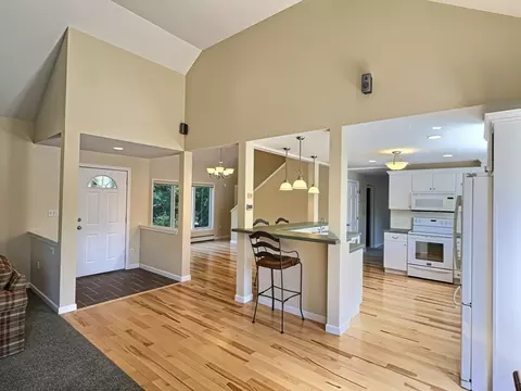 Entry Way - 36 Bluefield Rd, Ashburnham, MA 01430 photo 1 of 2