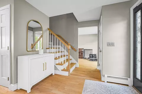 Entry Way - 96 Fowler St, Upton, MA 01568 photo 1 of 4