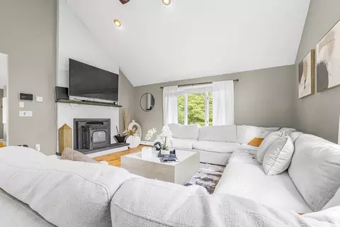 Living - 96 Fowler St, Upton, MA 01568 photo 4 of 6