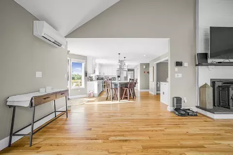 Entry Way - 96 Fowler St, Upton, MA 01568 photo 2 of 4