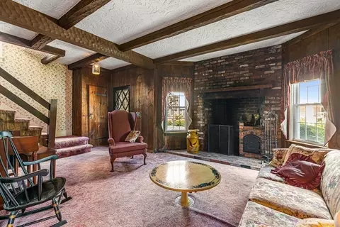 Living - 22 Third St, Attleboro, MA 02703 photo 3 of 5
