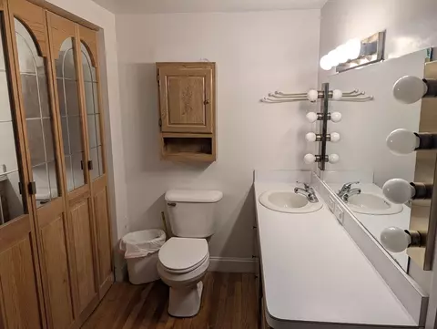 Bath - 35 Wall St, Bourne, MA 02532 photo 2 of 2