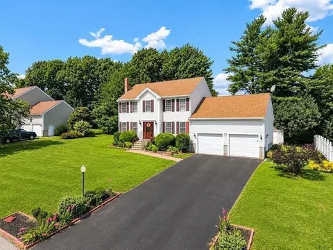 35 Meeshawn Ave, Taunton, MA 02718