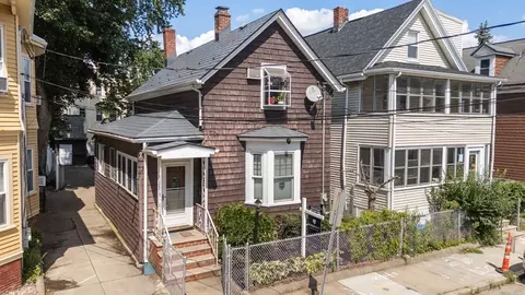 Exterior - 31 Everett Ave, Somerville, MA 02145 photo 6 of 6