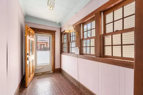 Entry Way - 31 Everett Ave, Somerville, MA 02145 photo 1 of 2