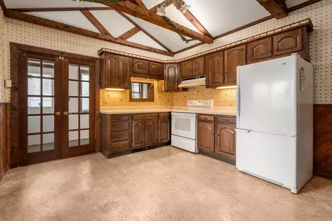 Kitchen - 31 Everett Ave, Somerville, MA 02145 photo 1 of 2