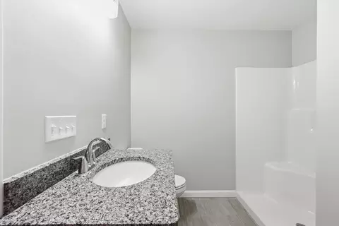 Bath - 71 Pine St #B, Warren, MA 01083 photo 2 of 4
