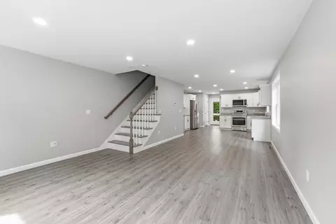 Living - 71 Pine St #B, Warren, MA 01083 photo 2 of 4