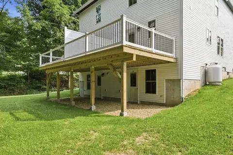 Exterior - 71 Pine St #B, Warren, MA 01083 photo 6 of 11