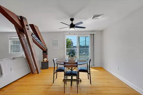 Dining - 615 Main #7, Barnstable, MA 02601 photo 1 of 2