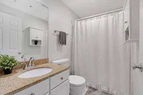 Bath - 615 Main #7, Barnstable, MA 02601 photo 1 of 1