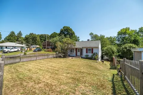 Exterior - 141 Cherry St, Gloucester, MA 01930 photo 2 of 11