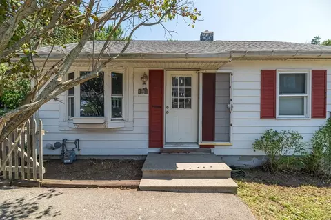 Exterior - 141 Cherry St, Gloucester, MA 01930 photo 4 of 11