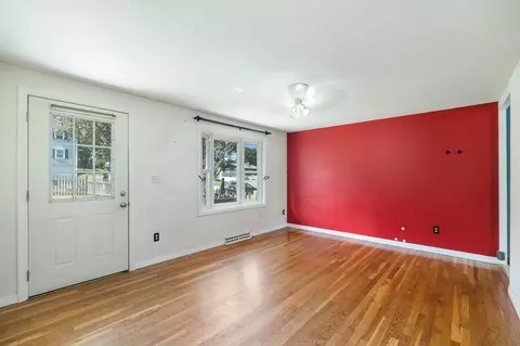 Living - 141 Cherry St, Gloucester, MA 01930 photo 1 of 3