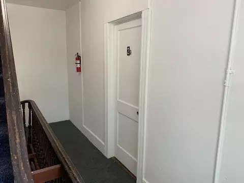 Entry Way - 10 Denny St, Worcester, MA 01609 photo 5 of 6