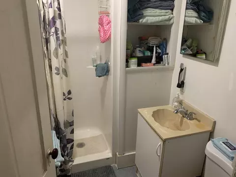 Bath - 10 Denny St, Worcester, MA 01609 photo 1 of 3