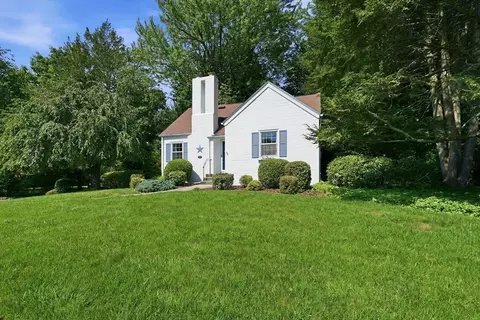 Exterior - 1374 Plumtree Rd, Springfield, MA 01119 photo 12 of 13