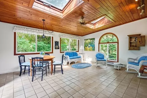 Exterior - 1374 Plumtree Rd, Springfield, MA 01119 photo 4 of 13